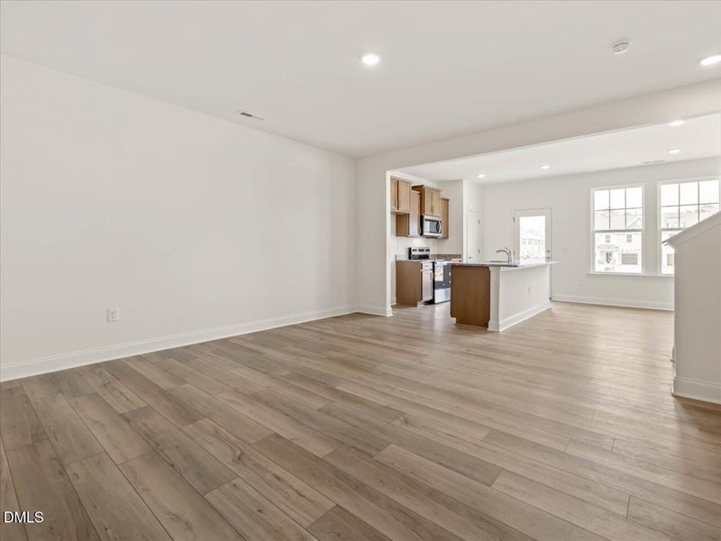 629 Sefton Park Dr, Zebulon, NC 27597