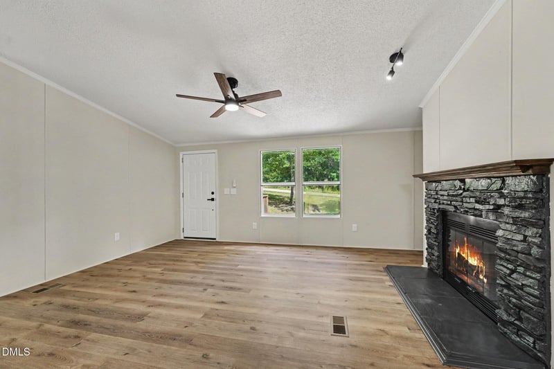 63 Mullins Dr, Lillington, NC 27546