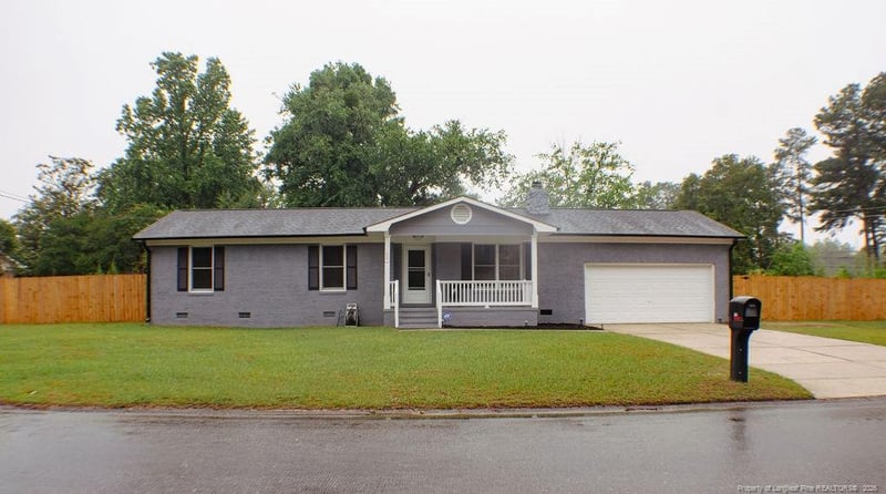 631 Garfield Dr, Fayetteville, NC 28303