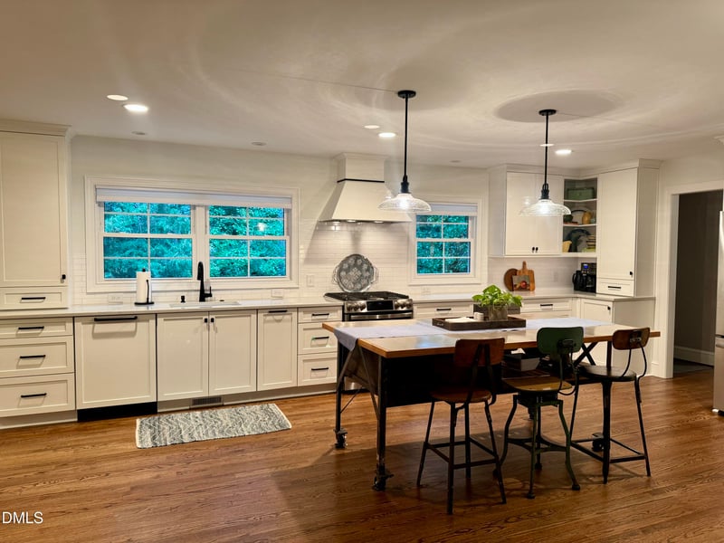 6317 Winthrop Dr, Raleigh, NC 27612