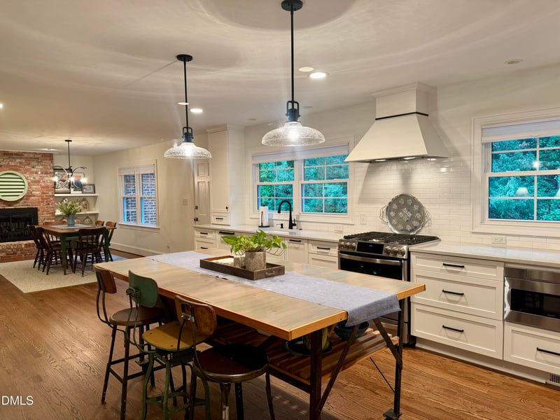 6317 Winthrop Dr, Raleigh, NC 27612