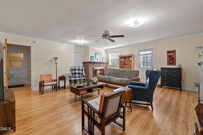 6324 Tryon Rd, Cary, NC 27518