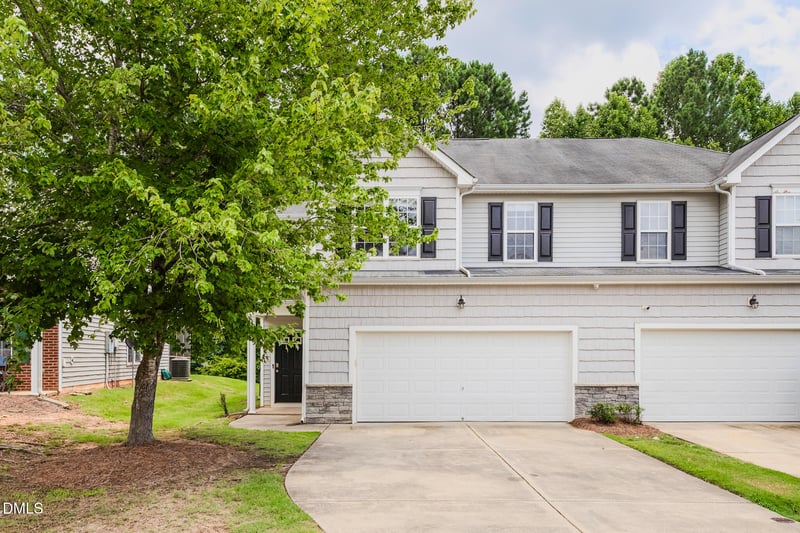 633 Woodson Dr, Clayton, NC 27527