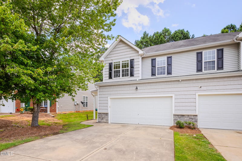 633 Woodson Dr, Clayton, NC 27527