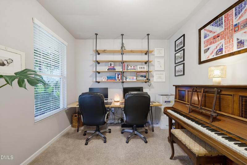 635 Lavenham Ln, Fuquay Varina, NC 27526