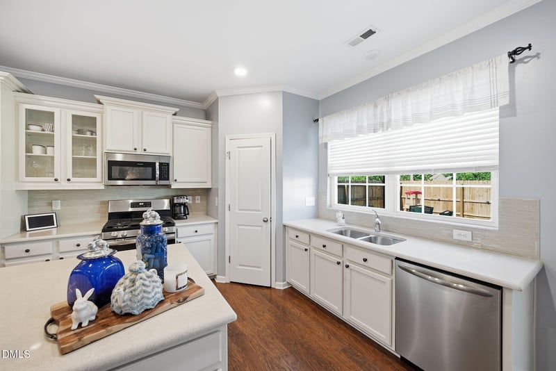 636 Hiddenbrook Dr, Durham, NC 27703