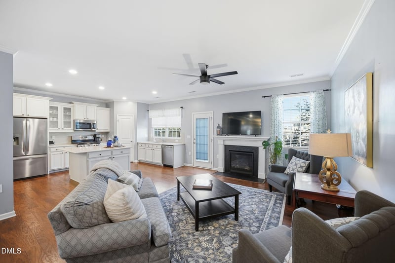 636 Hiddenbrook Dr, Durham, NC 27703