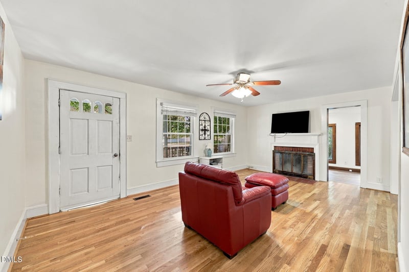 636 Stoney Creek Church Rd, Burlington, NC 27217