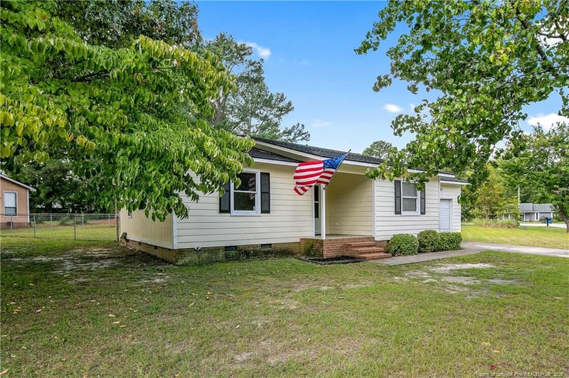 6401 Lorell Ct, Fayetteville, NC 28304