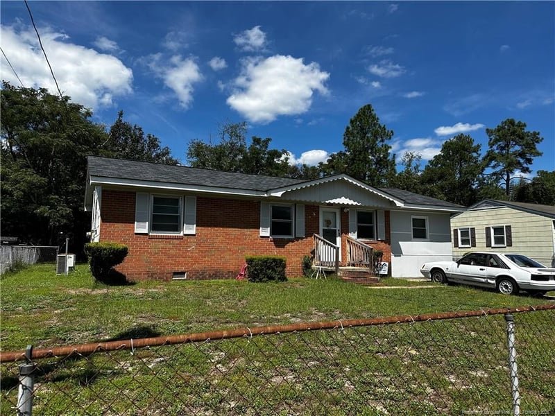 6409 Winthrop Dr, Fayetteville, NC 28311