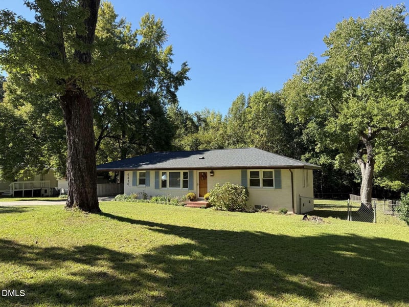 6416 Diamond Dr, Raleigh, NC 27610
