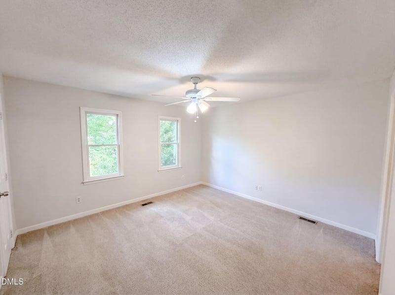 6420 English Oaks Dr, Raleigh, NC 27615