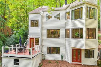6426 Heartwood Dr, Chapel Hill, NC 27516