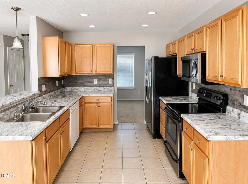 6428 Saybrooke Dr, Raleigh, NC 27604