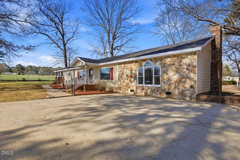 6449 Red Hill Church Rd, Benson, NC 27504