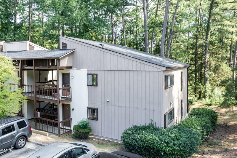647 Pine Ridge Pl, Raleigh, NC 27609