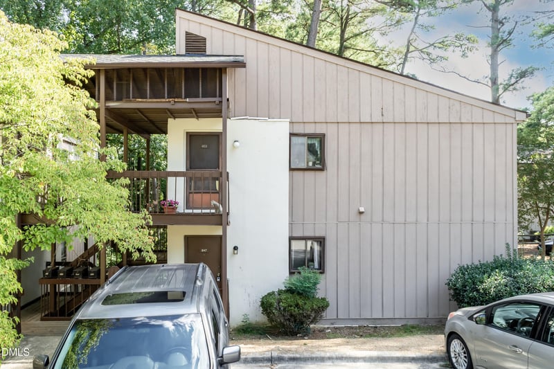 647 Pine Ridge Pl, Raleigh, NC 27609