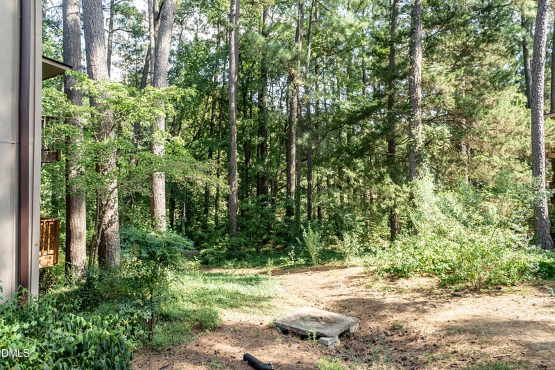 647 Pine Ridge Pl, Raleigh, NC 27609