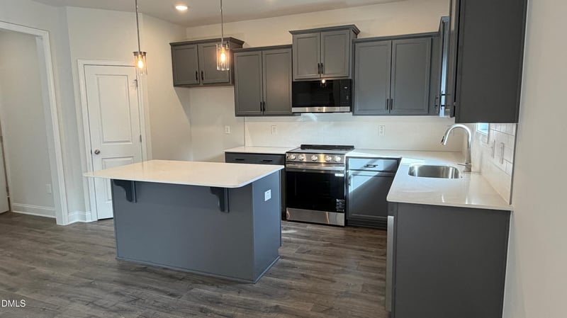 648 Springtooth Dr, Zebulon, NC 27597