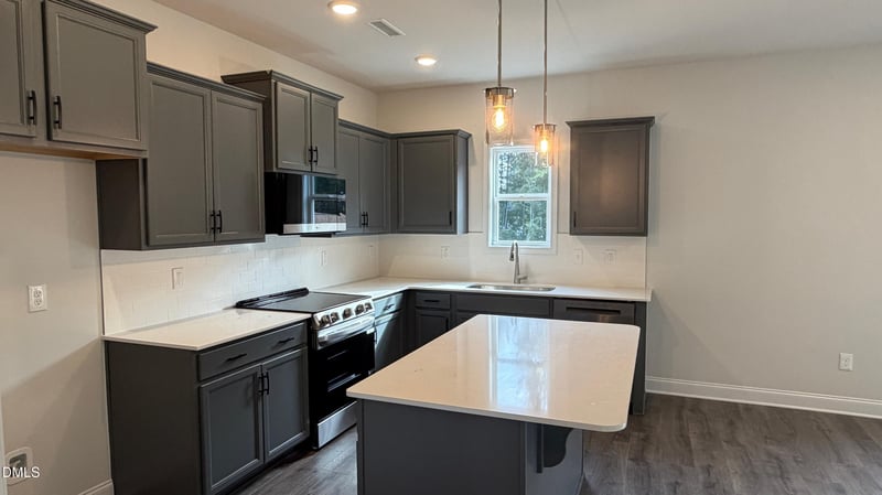 648 Springtooth Dr, Zebulon, NC 27597