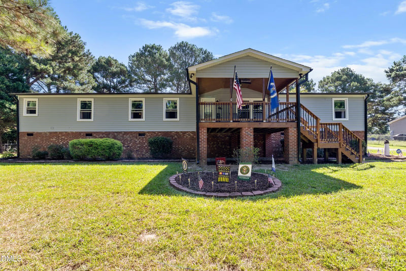 65 Loy Ct, Fuquay Varina, NC 27526