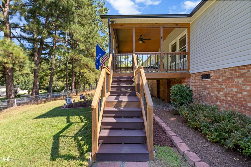 65 Loy Ct, Fuquay Varina, NC 27526