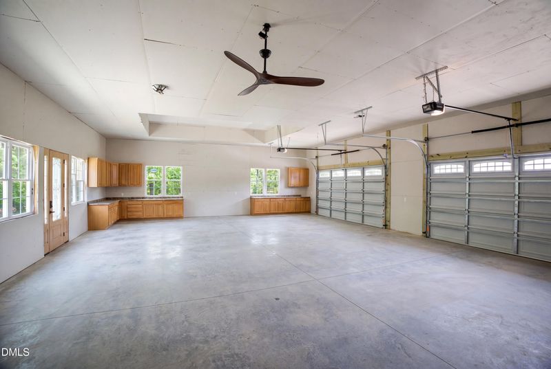 65 Soggy Bottom Trl, Zebulon, NC 27597