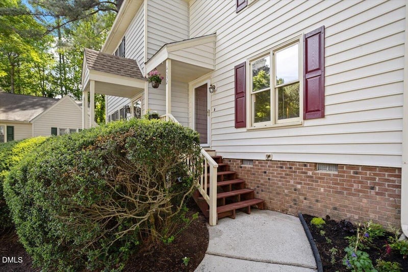 6532 Hearthstone Dr, Raleigh, NC 27615