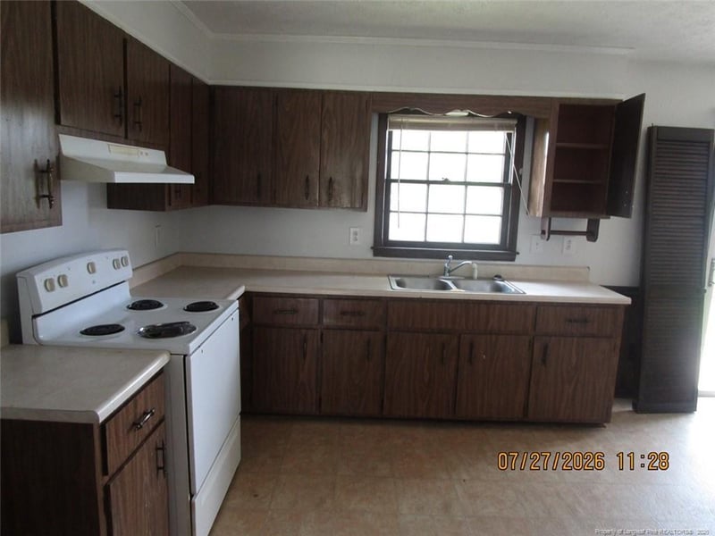 6551 People St, Fayetteville, NC 28304