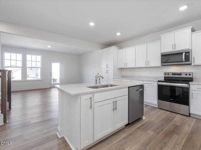 656 Sefton Park Dr, Zebulon, NC 27597
