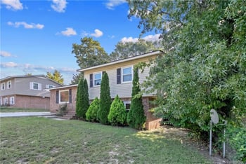 6602 Winthrop Dr, Fayetteville, NC 28311