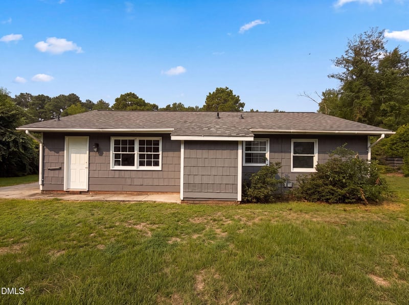 6616 Amanda Cir, Fayetteville, NC 28304