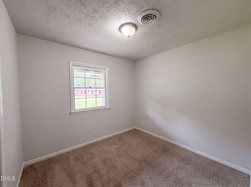 6616 Amanda Cir, Fayetteville, NC 28304