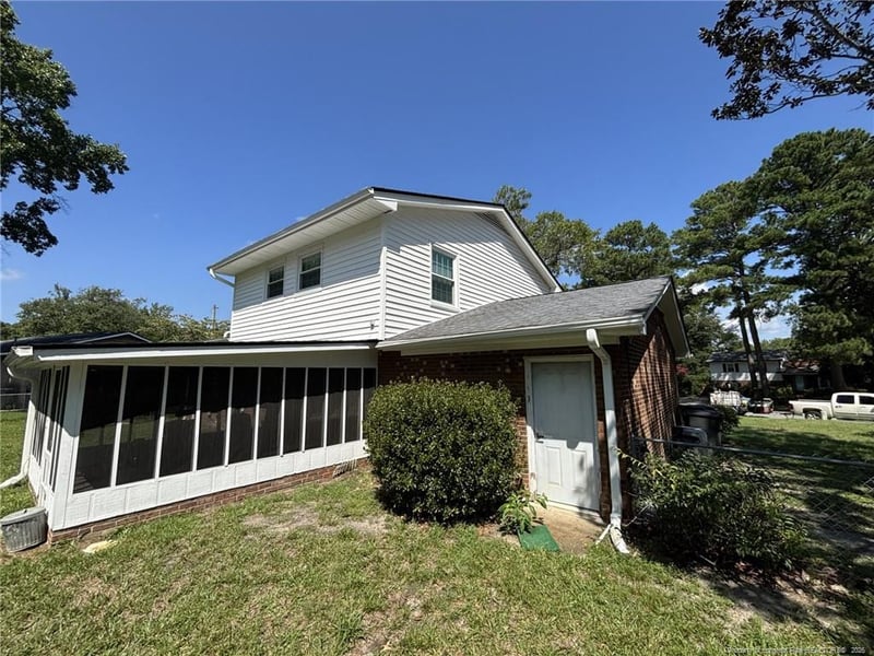 6625 Vaughn Rd, Fayetteville, NC 28304