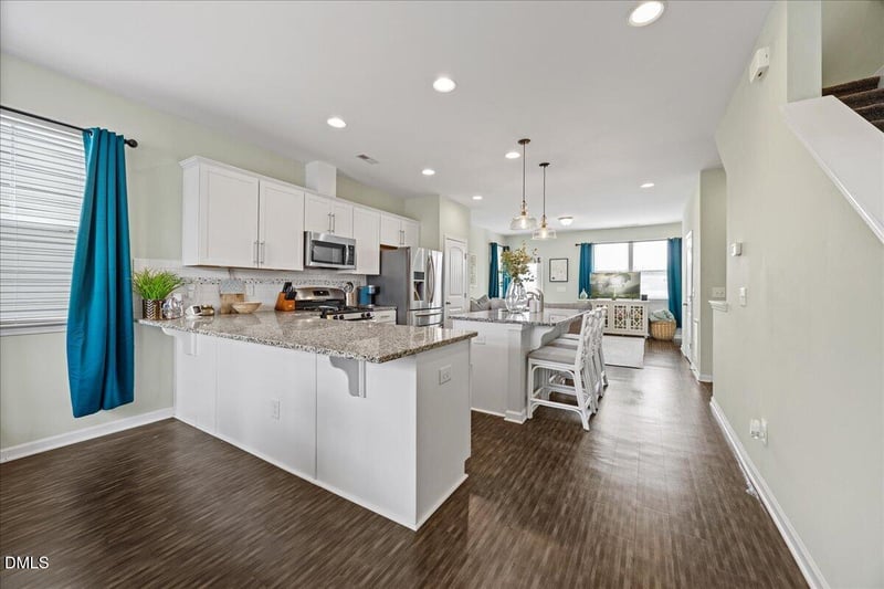 6629 Perry Creek Rd, Raleigh, NC 27616