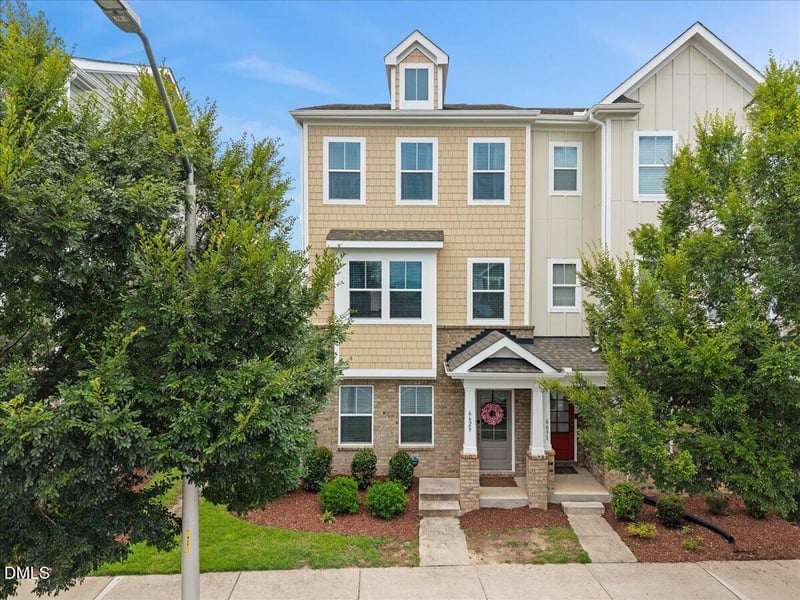 6629 Perry Creek Rd, Raleigh, NC 27616
