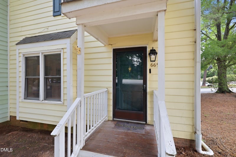669 Bashford Rd, Raleigh, NC 27606