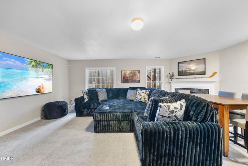 6708 Middleboro Dr, Raleigh, NC 27612
