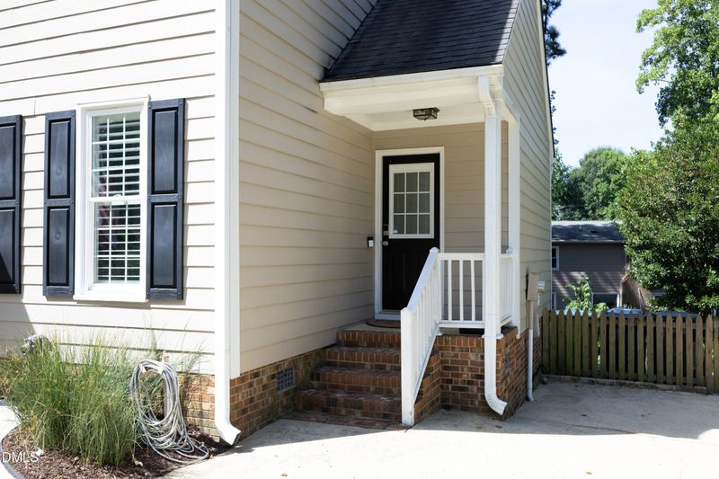 6709 Ebon Ct, Raleigh, NC 27615