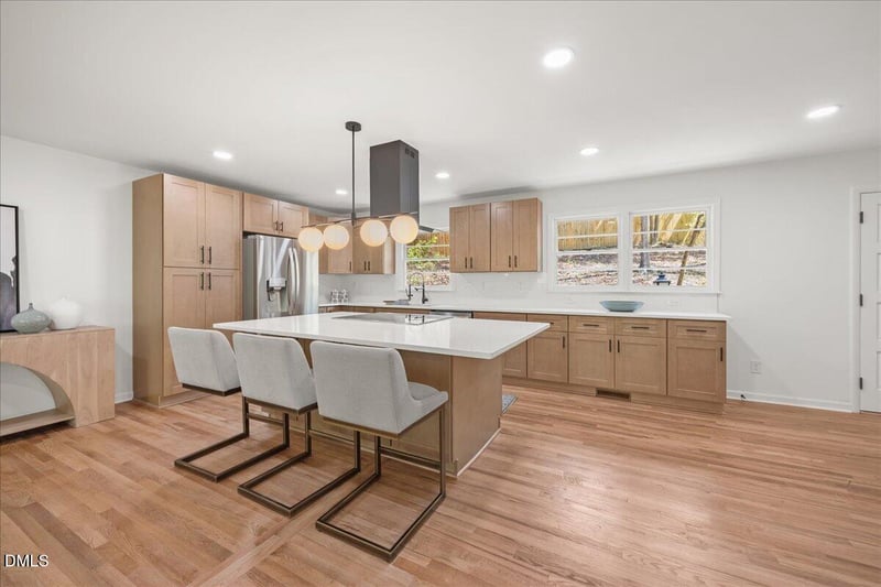 6709 Johnsdale Rd, Raleigh, NC 27615