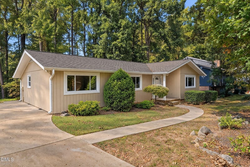 6721 Brookhollow Dr, Raleigh, NC 27615