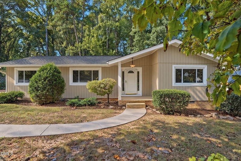 6721 Brookhollow Dr, Raleigh, NC 27615
