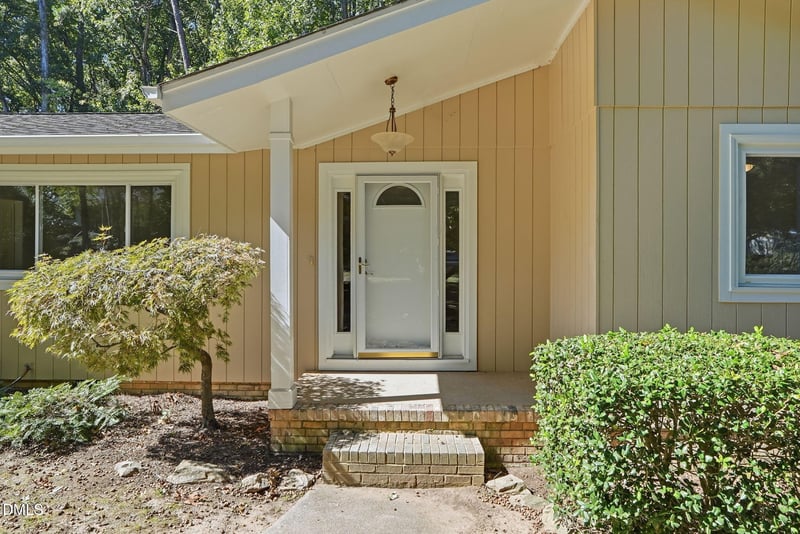6721 Brookhollow Dr, Raleigh, NC 27615