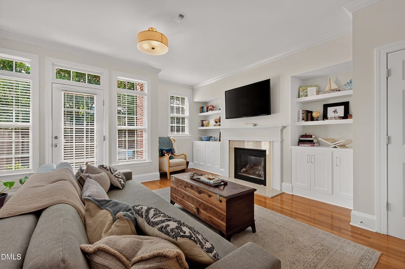 673 Highpark Ln, Raleigh, NC 27608