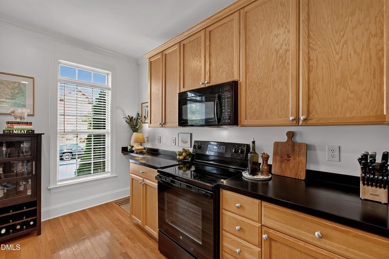 673 Highpark Ln, Raleigh, NC 27608