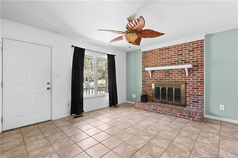 6808 Leeds Ct, Fayetteville, NC 28304