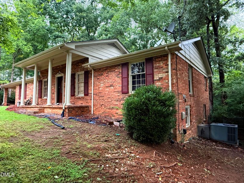 6817 W Lake Anne Dr, Raleigh, NC 27612