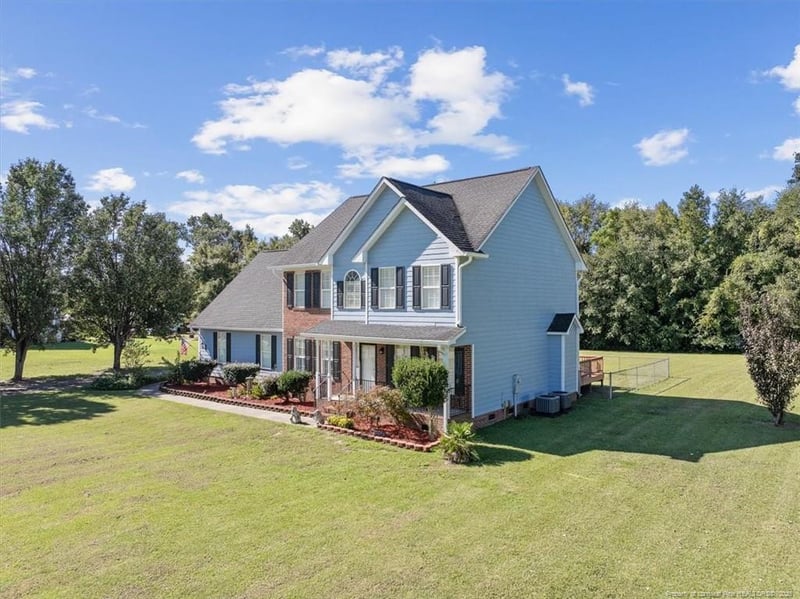 6904 County Place Dr, Hope Mills, NC 28348