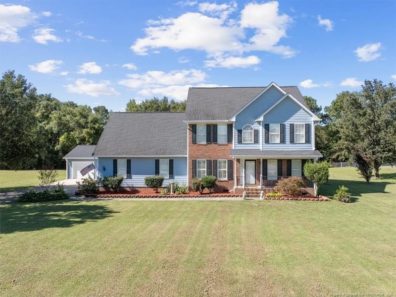 6904 County Place Dr, Hope Mills, NC 28348