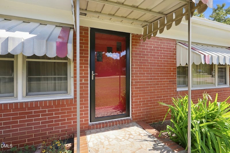 6909 Holly Springs Rd, Raleigh, NC 27606
